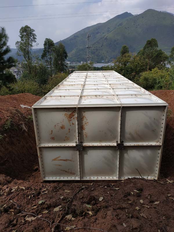 西昌牛郎坝2台60立方玻璃钢水箱安装现场028wgzcom20191125