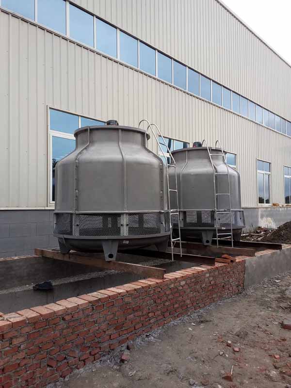 四川绵阳江油2台60吨冷却塔安装现场，使用单位：江油市黄河造型材料有限公司
